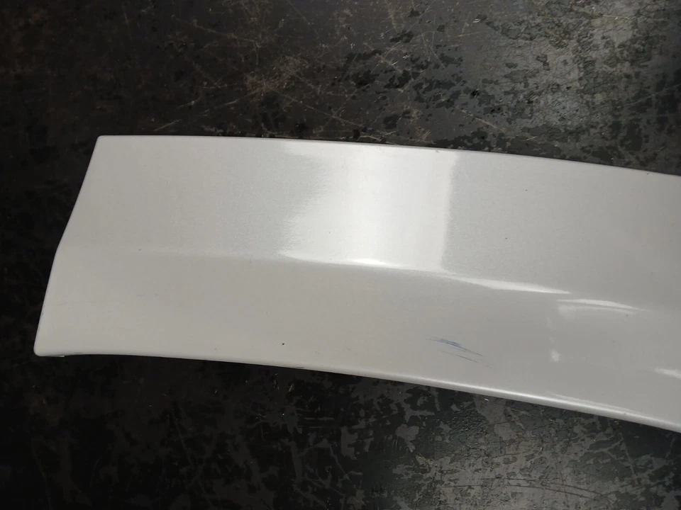 Jeep Grand Cherokee 2013-2022 conductor puerta lateral derecha arco de rueda moldura acampanada Foto 3 de 4