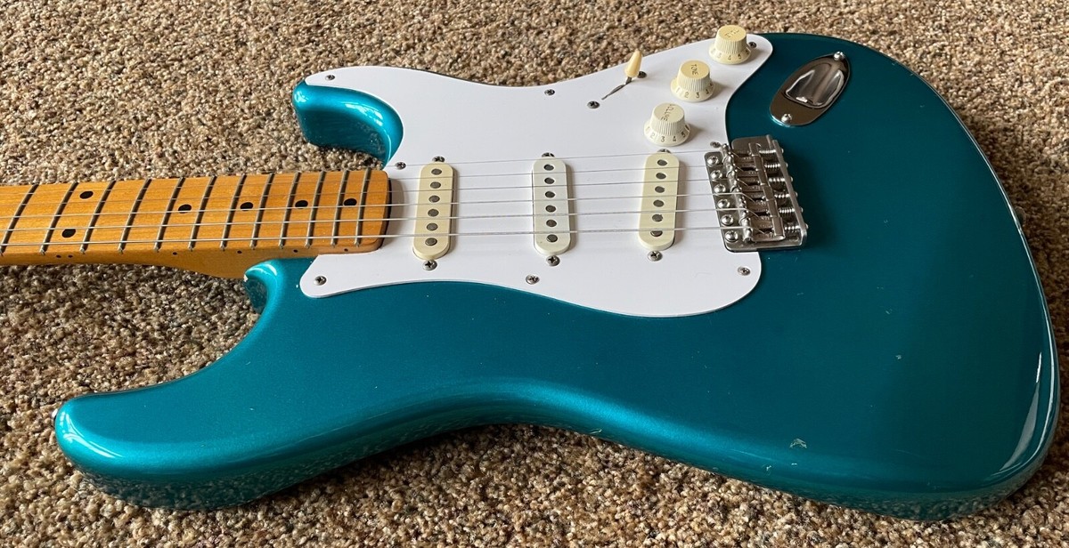 Fender VINTAGE 1980's MIJ Stratocaster Lake Placid Blue E Serial