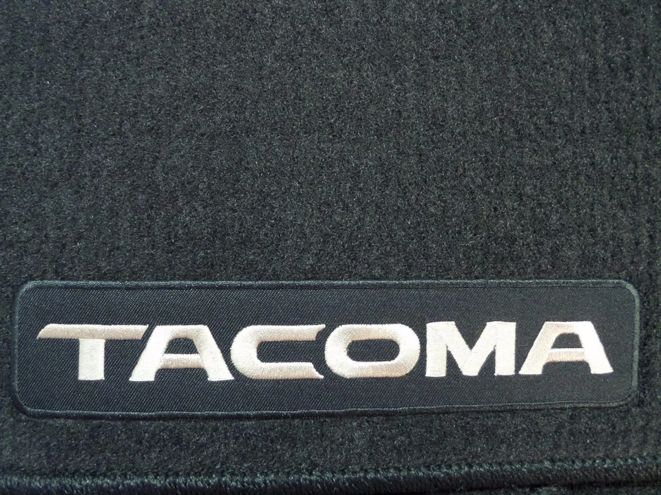 Toyota Tacoma 2012 - 2014 Double Cab Carpet Floor Mats Genuine OEM OE — 第 2/3 张图片