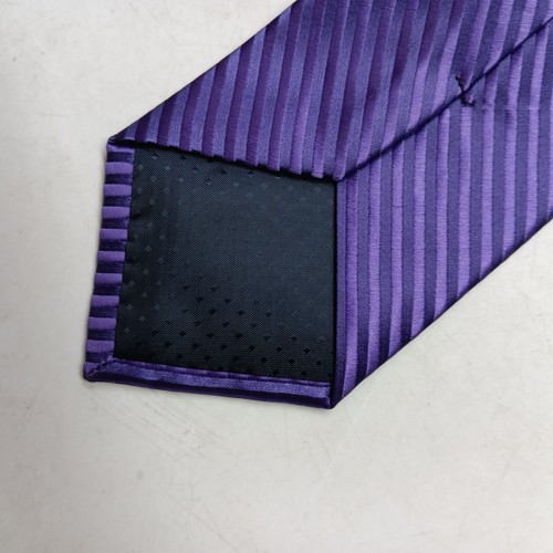 PIERRE CARDIN Corbata Rayas Diagonales Púrpura 60" X 3.25" - Imagen 4 de 6