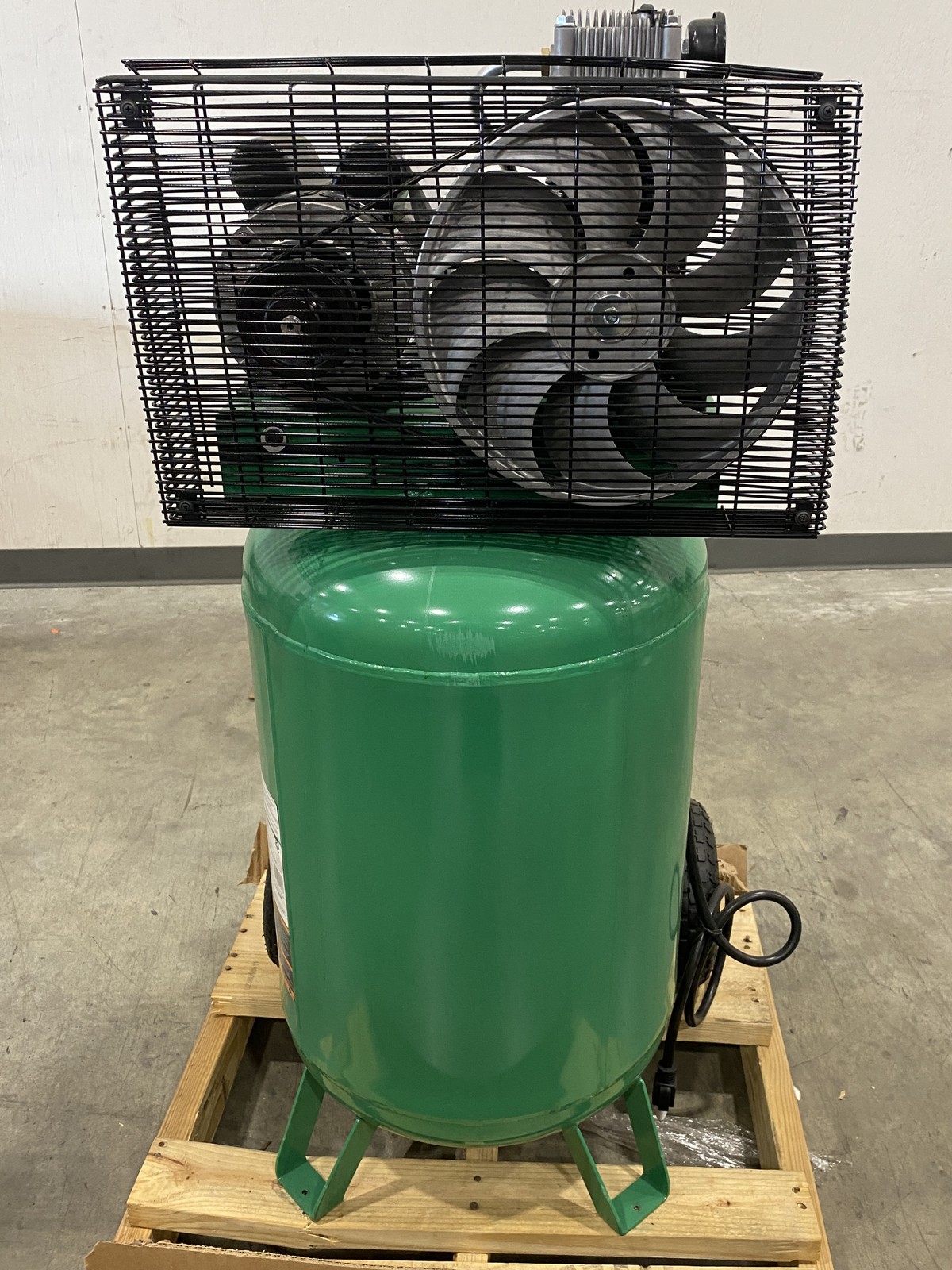 Speedaire 2 HP 30 Gallon Vert Portable Air Compressor 120V 1PH