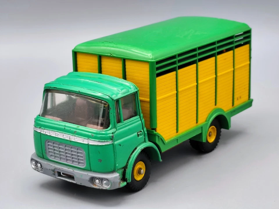 1:43 Dinky Toys 577 Berliet GAK Bétaillère Made in France - Photo 2/4