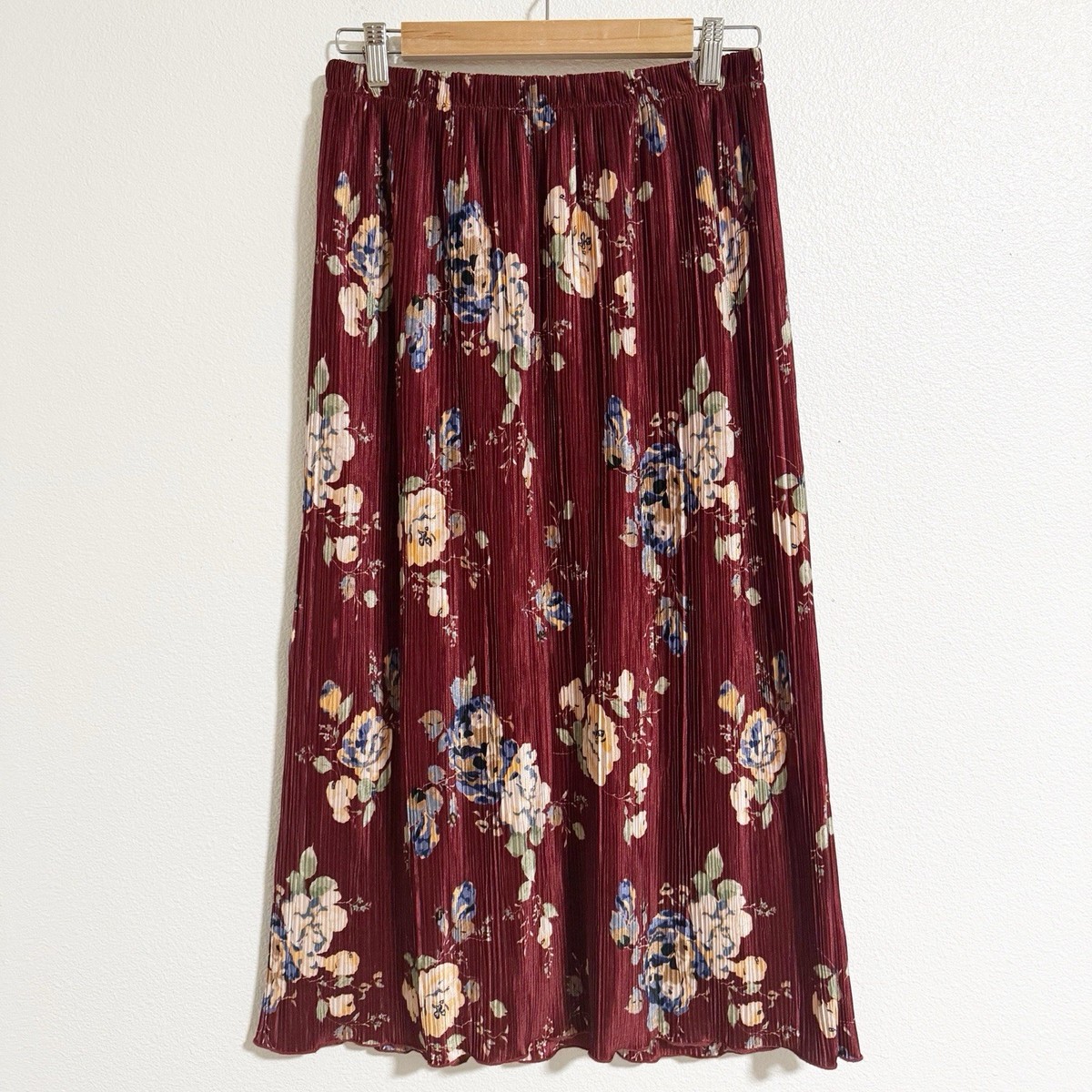 Everleigh Plisse Pleated Satin Floral Midi Skirt Maroon Size M