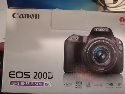 Paket Se : Canon EOS 200 D E-S   18-55 IS STM Kit mit Stative /Zusagtz Akku