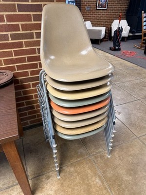 Herman Miller Eames Molded Plastic Side Chair With 4 Leg Base