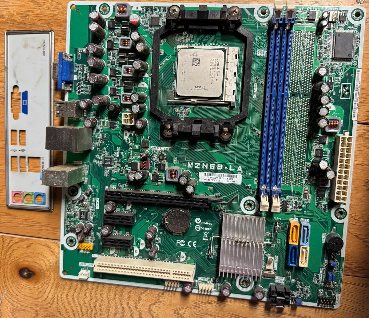 Pack Carte Mère GIGABYTE GA-MA78G-DS3H + CPU AMD Athlon II X2 240 + 4Go DDR2 + I/O Shield