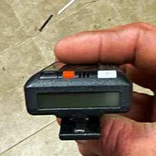 Motorola Advisor UHF Pager Black w/ Belt Clip 1 Mile Range 0.5W 1998