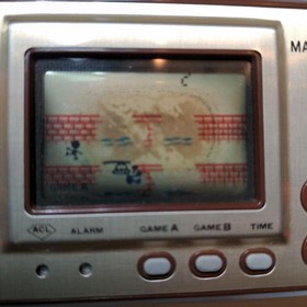 GAME & WATCH GOLD Manhole