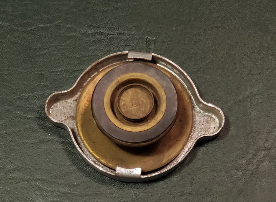 Rare French Radiator Cap by AC Delco for Renault Peugot Simca Aronde Opel - Image 3 of 3