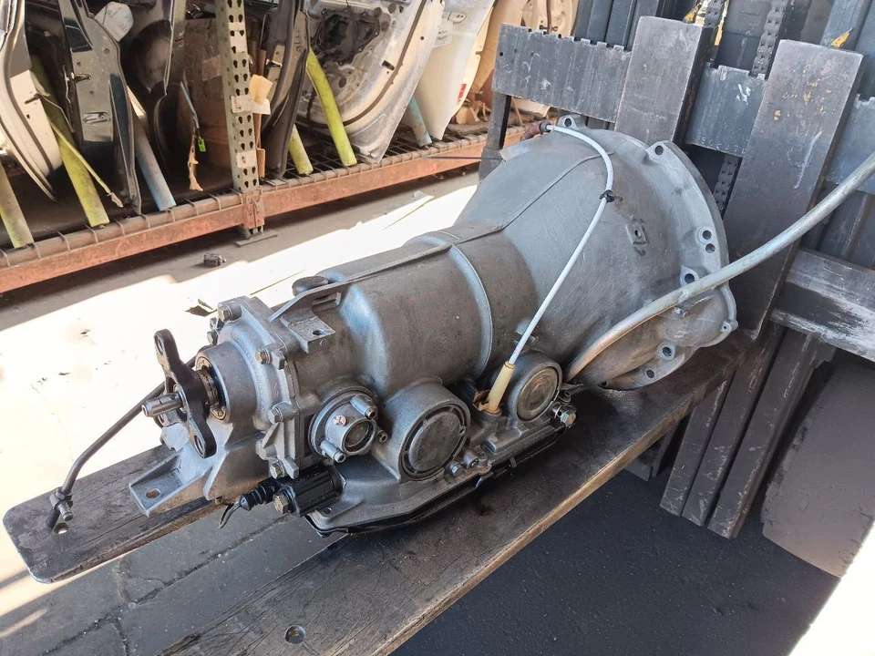 1986-1989 Mercedes 107 560SL Transmission Drivetrain Gearbox 4 Speed 1072705301 Foto 3 de 4