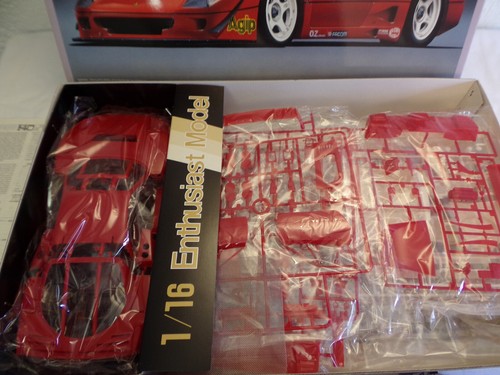 Kit/Kit Ferrari F40 LM - 1:16 - Fujimi 10116 Rosso - IMBALLO ORIGINALE - Foto 7 di 8
