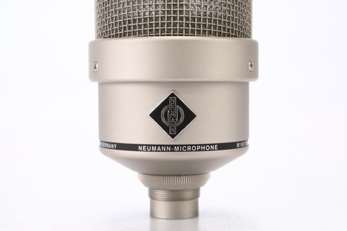 Neumann M 150 Small Diaphragm Tube Condenser Microphone w/ Case #48933 - Picture 6 of 20