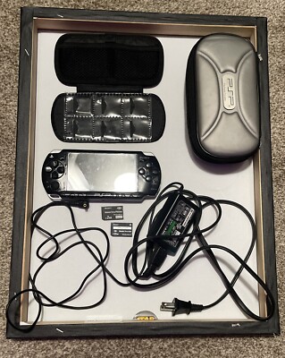 BLACK Sony PSP 1000 System, 2G, 32MB Memory Card, Case, FREE GAME! TESTED Import