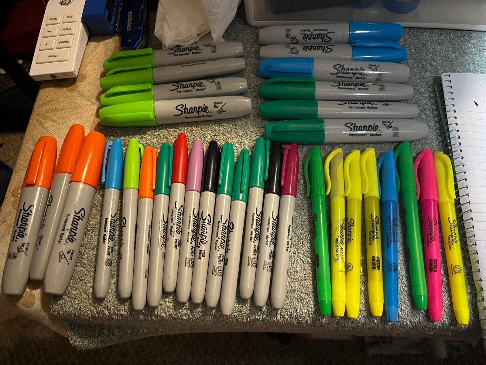 SHARPIE Permanent Markers/highlighters -Lot of 33 Assortment of Colors - NEW-image