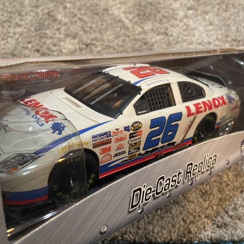 Team Caliber 1/24 Jamie McMurray #26 Lenox Tools 2006 Pit Stop - Picture 2 of 3