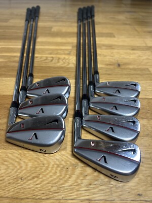 Nike VR Victory Red Tiger Woods Forged Eisensatz 4-PW S300 Stiff Flex