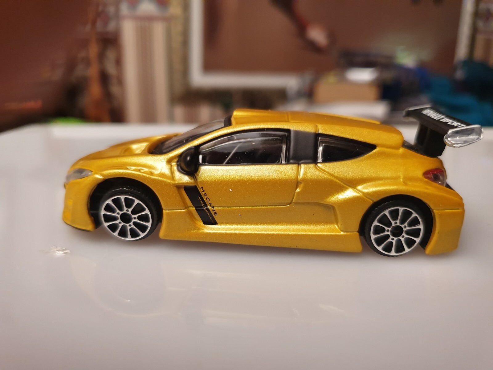 Picture 2 of 8