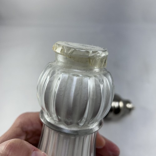 New Lady Primrose Inc Tryst Dusting Silk Powder In Glass Shaker - Picture 5 of 6