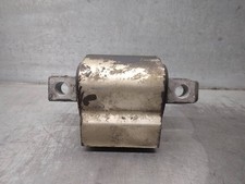Support moteur Mercedes 210