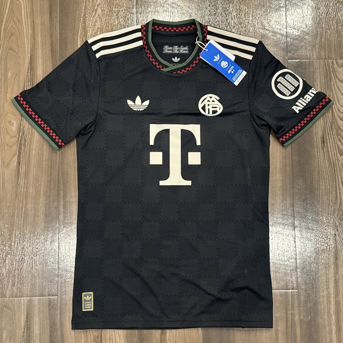 Preços baixos em Bayern de Munique Preto Clube Internacional de