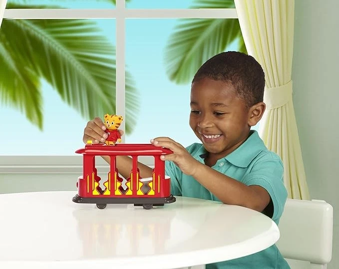 Carro con figura de Daniel Tiger incluida, acción Pull Back and Go con diversión T... Foto 2 de 3