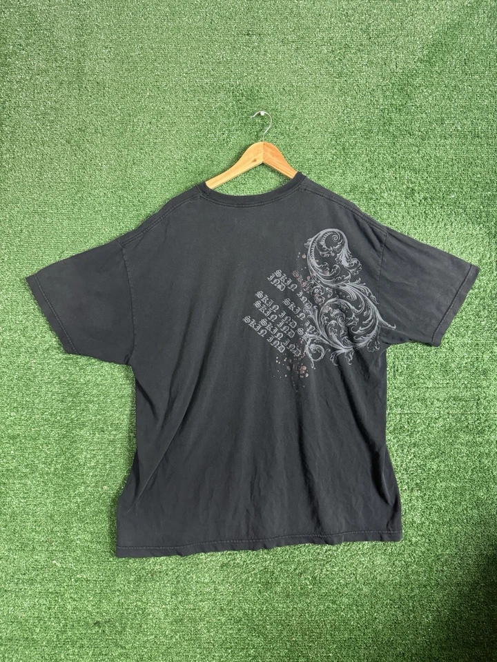 Camiseta De Colección Skin Industries Y2K Doble Cara Negra Manga Corta Para Hombre Talla 2XL Foto 3 de 4