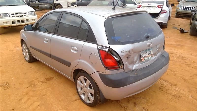 Manija de puerta de pasajero montaje exterior carrocería color puerta se adapta 06-11 Kia Rio OEM Foto 4 de 4