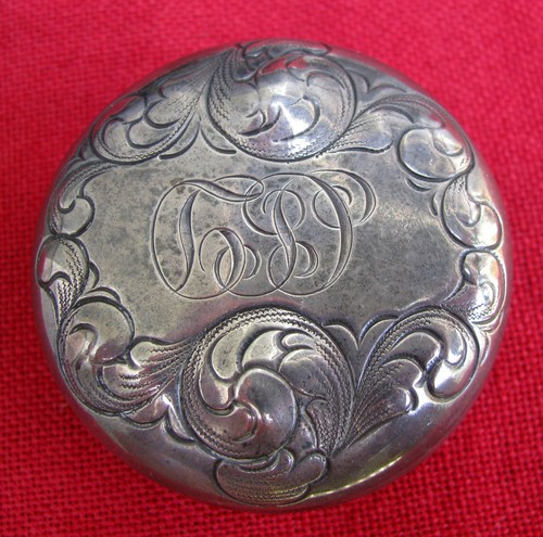 ANTIQUE AMERICAN GORHAM 3-D SILVER ENGRAVED POCKET SNUFF /  PILL BOX