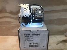 White-Rogers 3TZ56 Fan Control Center. Boiler Control.