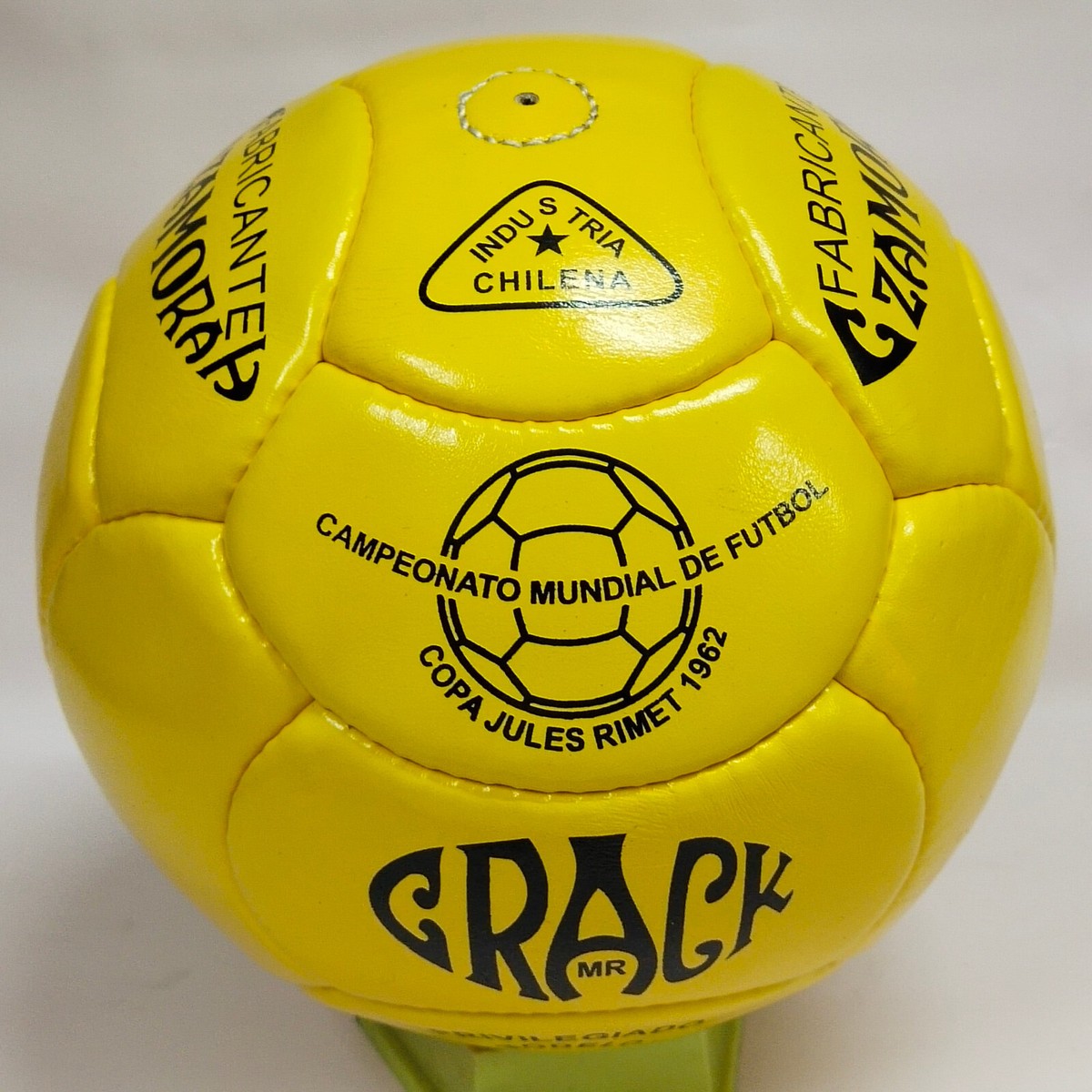 MR Crack FIFA World Cup 1962 Soccer Ball Football Match Ball 100