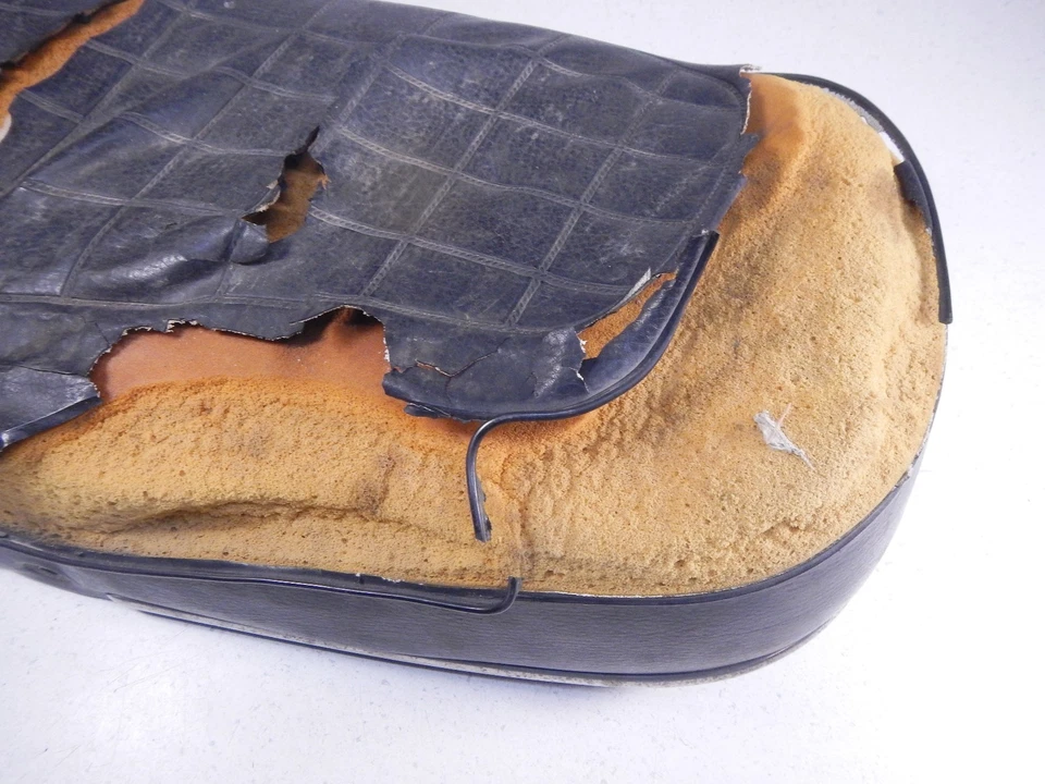 72 Honda CB175 CB 175 K6 Super Sport Seat Saddle Pan - Image 3 of 4