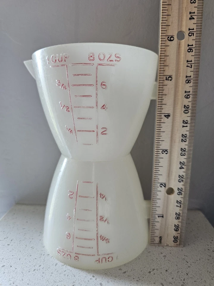 Used Vintage Tupperware Dual-Sided Measuring Cup- Because Normal Cups Are Boring - Image 2 of 4