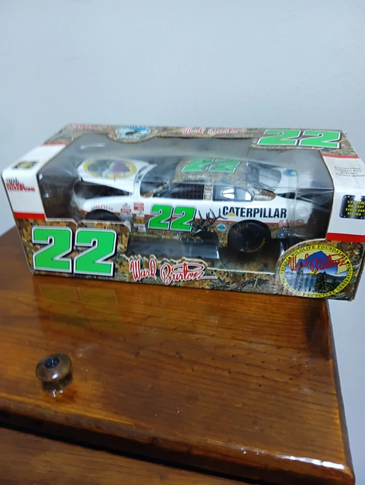 Coche de carreras fundido a presión Ward Burton "Elk Foundation" 2001 con caja Foto 3 de 4