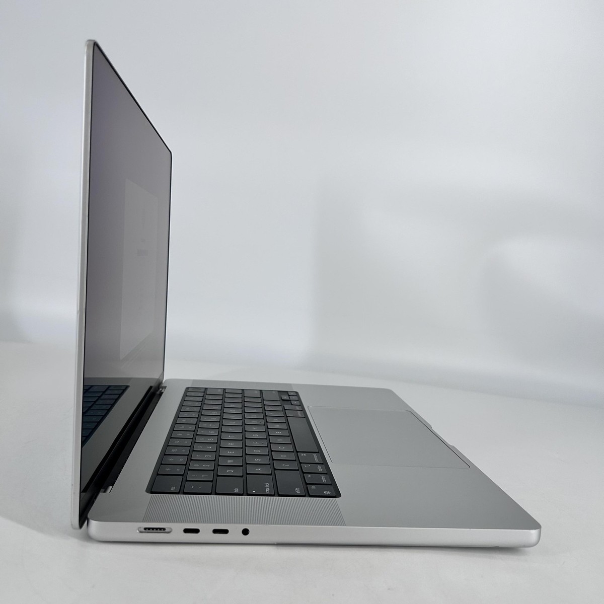 MacBook Pro 16 Nov 2023 M3 Max 14-Core CPU 30-Core GPU 96GB 1TB
