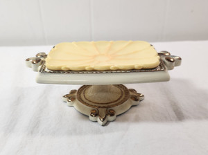 Vintage 1970s AMEROCK Carriage House Soap Dish Holder