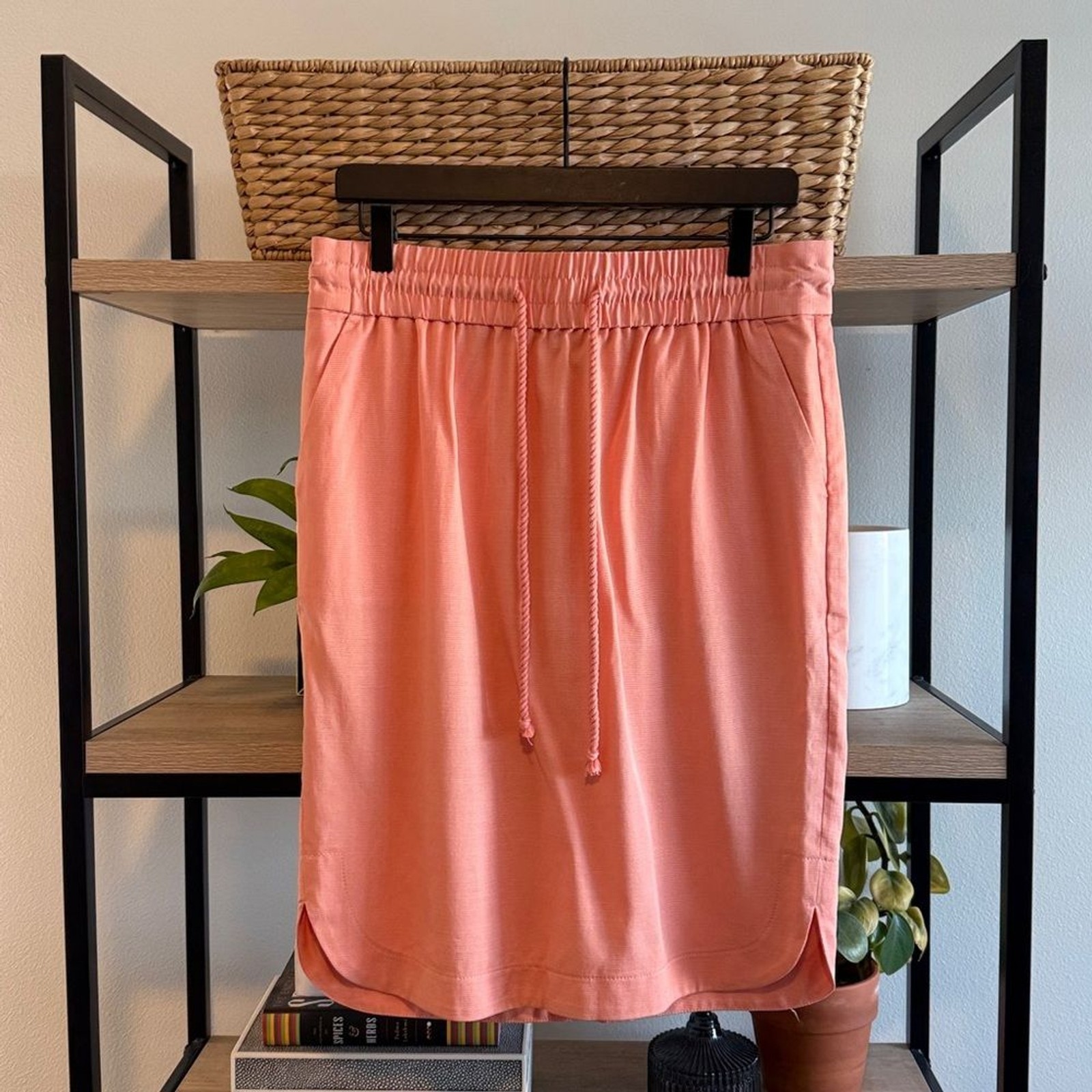 Ann Taylor LOFT Coral Knee Length Pull On Elastic Skirt w/Pockets, M