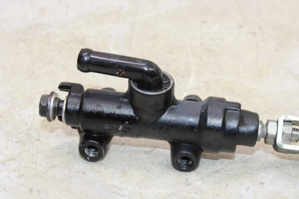 06-24 KAWASAKI VULCAN 900 VN900D CLASSIC LT OEM REAR BACK BRAKE MASTER CYLINDER - Image 2 of 4