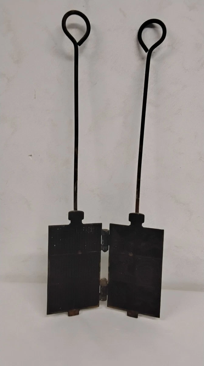 Lot De 3 Moules à Gaufres Miniature En Fonte – Jouet Dînette Marque Sanglier – Vintage