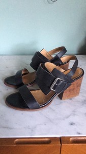 kenneth cole block heel sandal