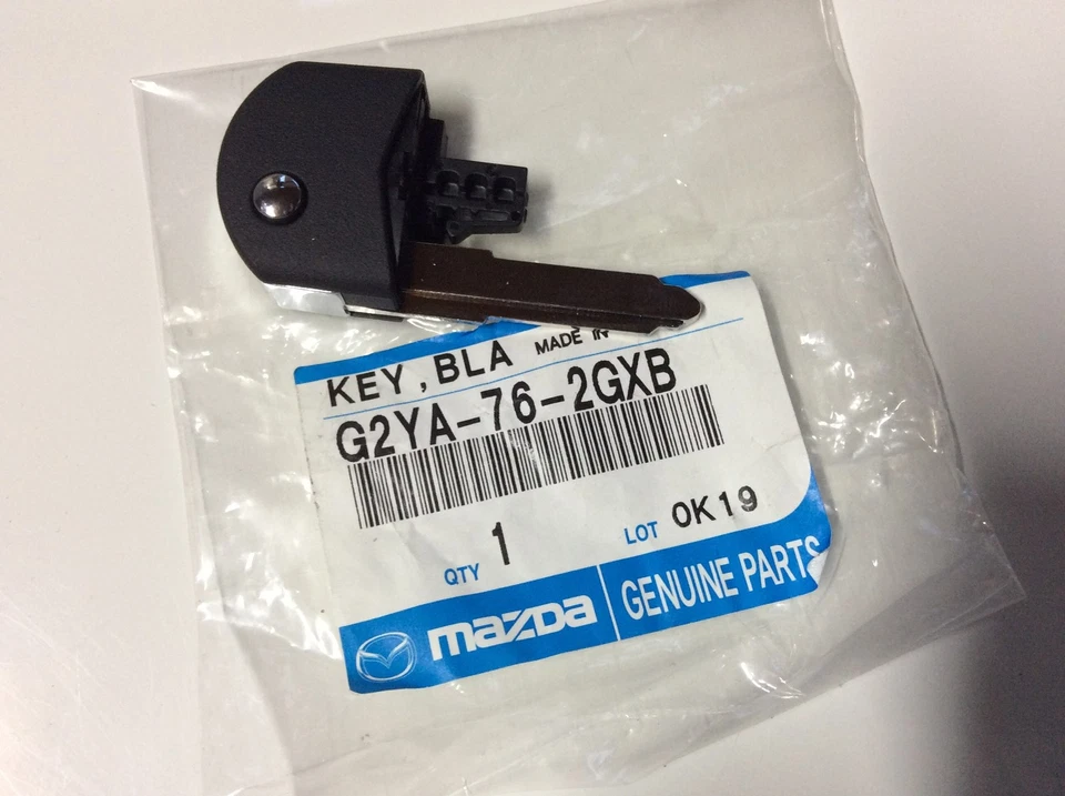 GENUINE NEW MAZDA MPV 08/2001 - 2014 REMOTE FlLIP KEY BLANK - Image 4 of 4