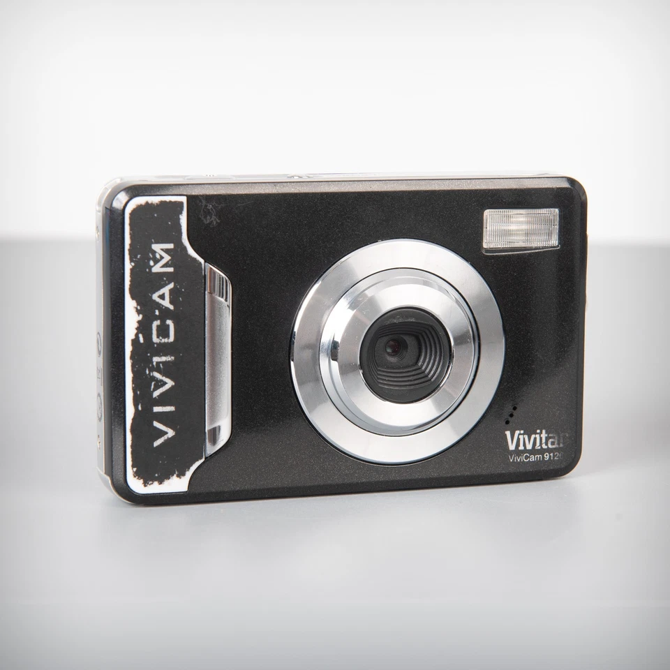 Vivitar Vivicam 9126  digital compact camera - 9MP - Retro, Vintage, Y2K - Image 3 of 4