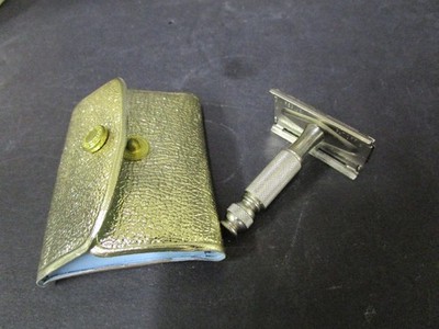 Vintage 1965 Gillette K2 Marcus Regs Travel Safety Razor Gold Case