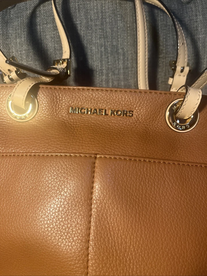 Bolso de Mano Michael Kors Cuero Bedford Marrón Bellota con Herrajes Dorados y Correas Tostadas Foto 2 de 4