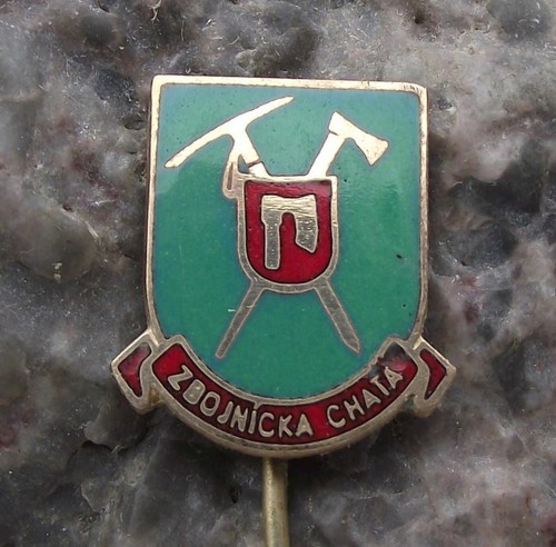 Antique Zbojnicka Chata Slovakia Tatra Mountains National Park Axes Pin Badge - Picture 3 of 4