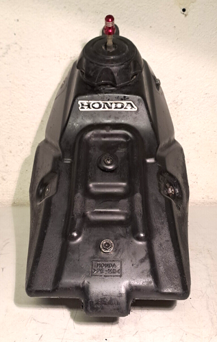 Honda CRF450R 2005 Genuine Gas Tank , # 17510-MEN-730 - Picture 2 of 7