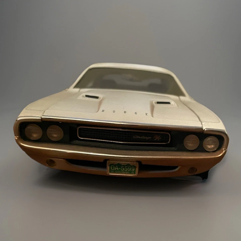 ERTL American Muscle Vanishing Point 1970 Muddy Dodge Challenger R/T ,1:18 - Image 3 of 4