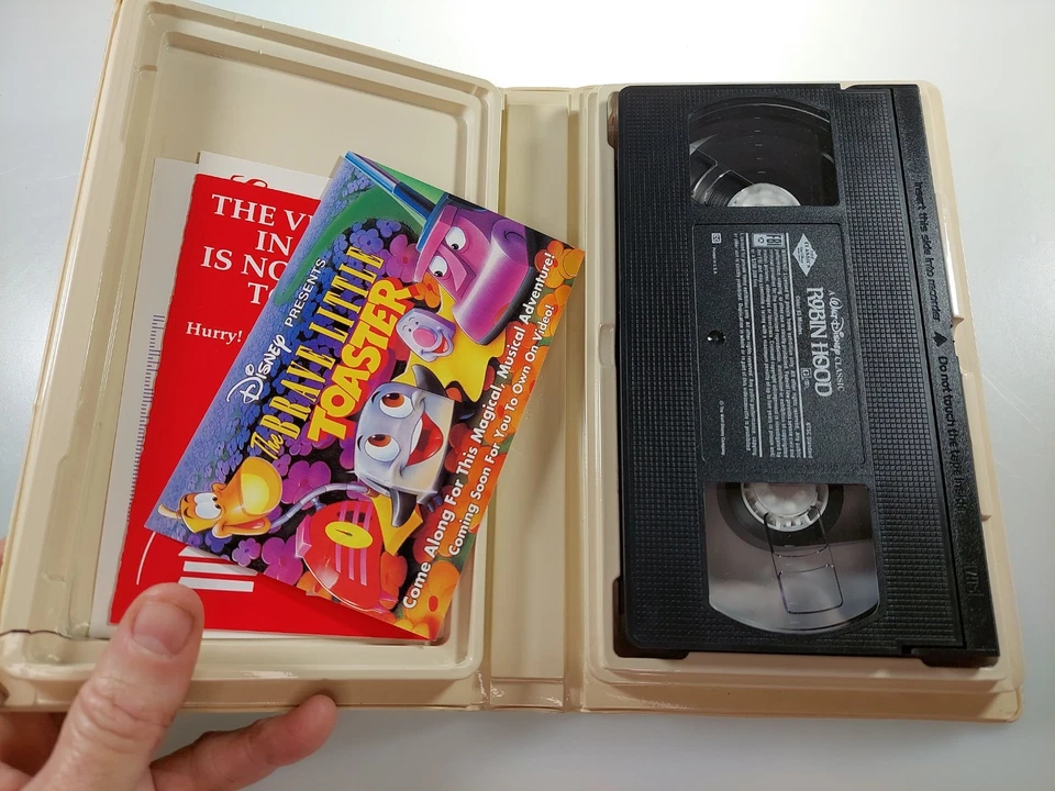 Walt Disney Robin Hood VHS Black Diamond Classics Cover Art - Image 4 of 4