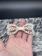 1940-1950 Hair Barrette White Bow A95