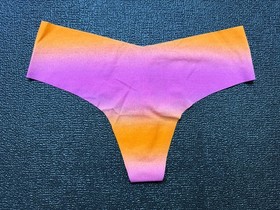 Lot 5 Victoria&rsquo;s Secret sz M No-Show Thong String Panty Bundle Pack