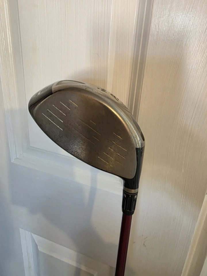 Taylormade R9 460 Driver / 10.5 Degree / REAX 60 Regular Flex With Cover - Image 2 of 4